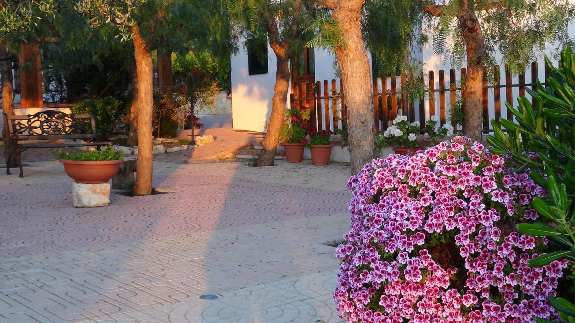 Bed&Breakfast La Casetta Monopoli Exteriör bild